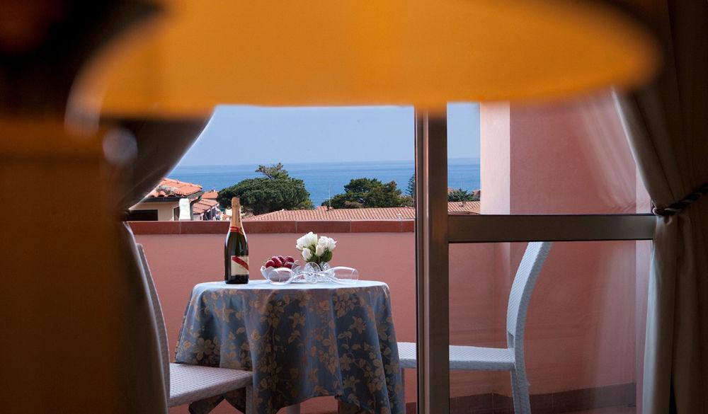 Swiss International Hotel Elba - Il Magnifico Марчана Марина Екстериор снимка