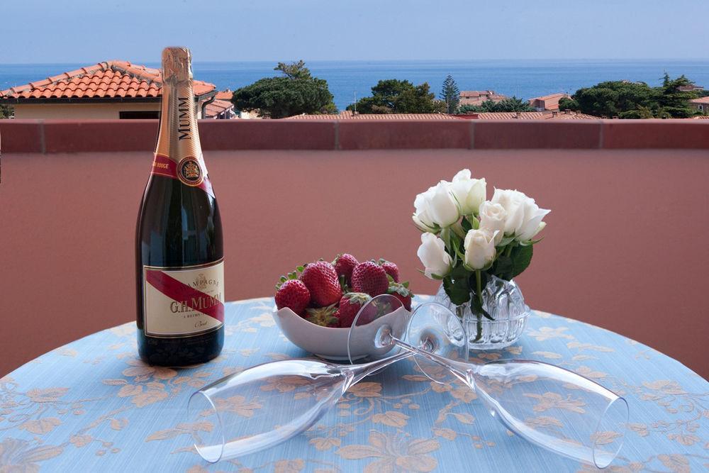 Swiss International Hotel Elba - Il Magnifico Марчана Марина Екстериор снимка